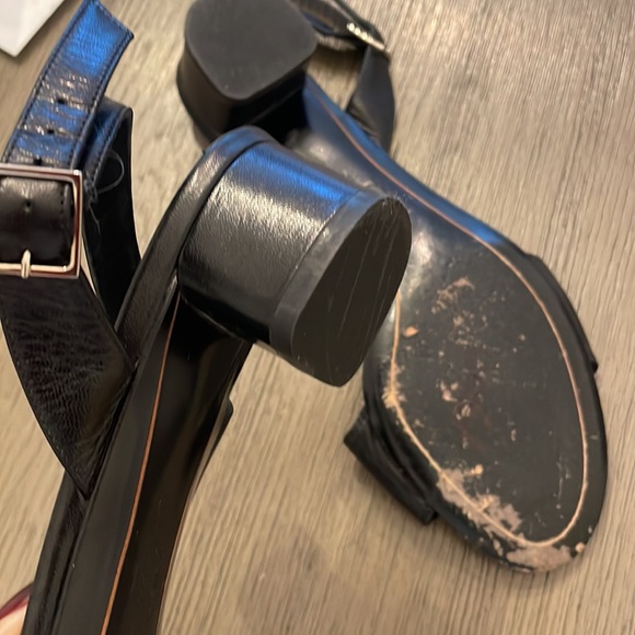 Salvatore Ferragamo leather black block sandals - Picture 7 of 7